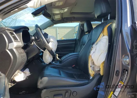 2018 Toyota Highlander Limited z USA, uszkodzony, nr VIN 5TDYZRFH1JS249223